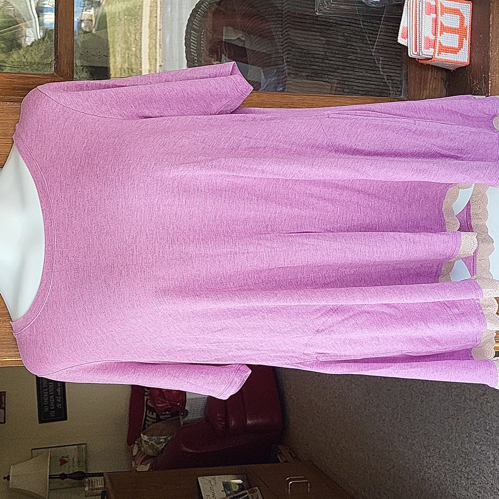 LOGO gorgeous looking lavendar top
